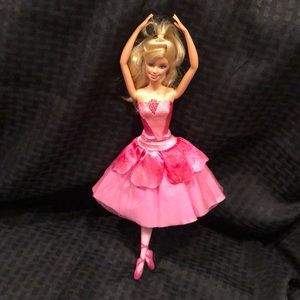 Ballerina Barbie doll with 2 skirts